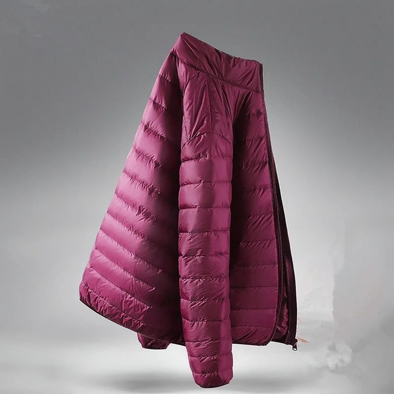 "Chaqueta acolchada ligera para hombre: abrigo corto de plumón de algodón con capucha, estilo juvenil, moderno y casual, corte cleanfit con cierre de cremallera en colores lisos."