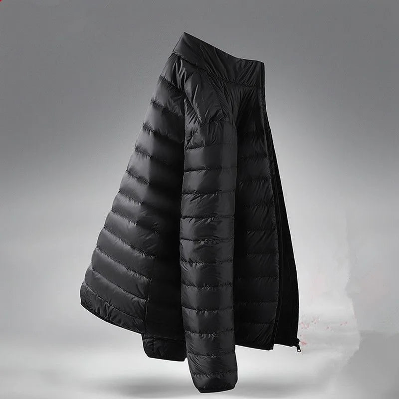 "Chaqueta acolchada ligera para hombre: abrigo corto de plumón de algodón con capucha, estilo juvenil, moderno y casual, corte cleanfit con cierre de cremallera en colores lisos."