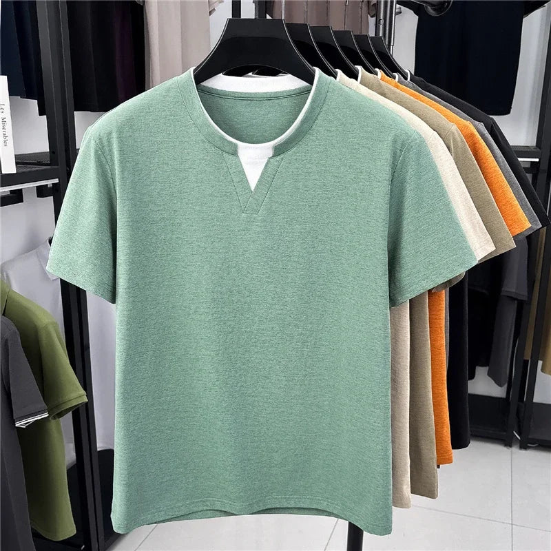 "Camiseta de moda para hombre con cuello en v, detalle falso de dos piezas, tejido suave y elástico para uso diario y casual