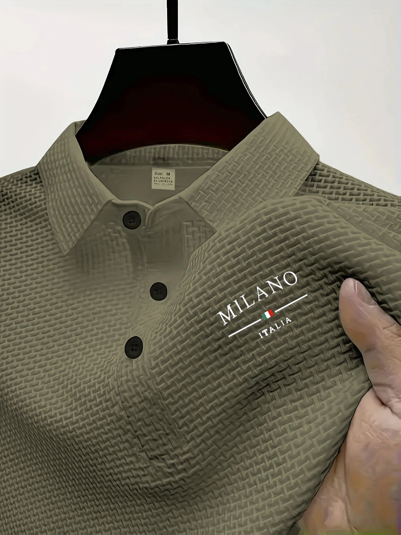 "Playera polo para hombre con diseño jacquard de letras 'Milano Italia', tejido transpirable de secado rápido, top de manga corta casual de negocios, para exteriores y uso diario."