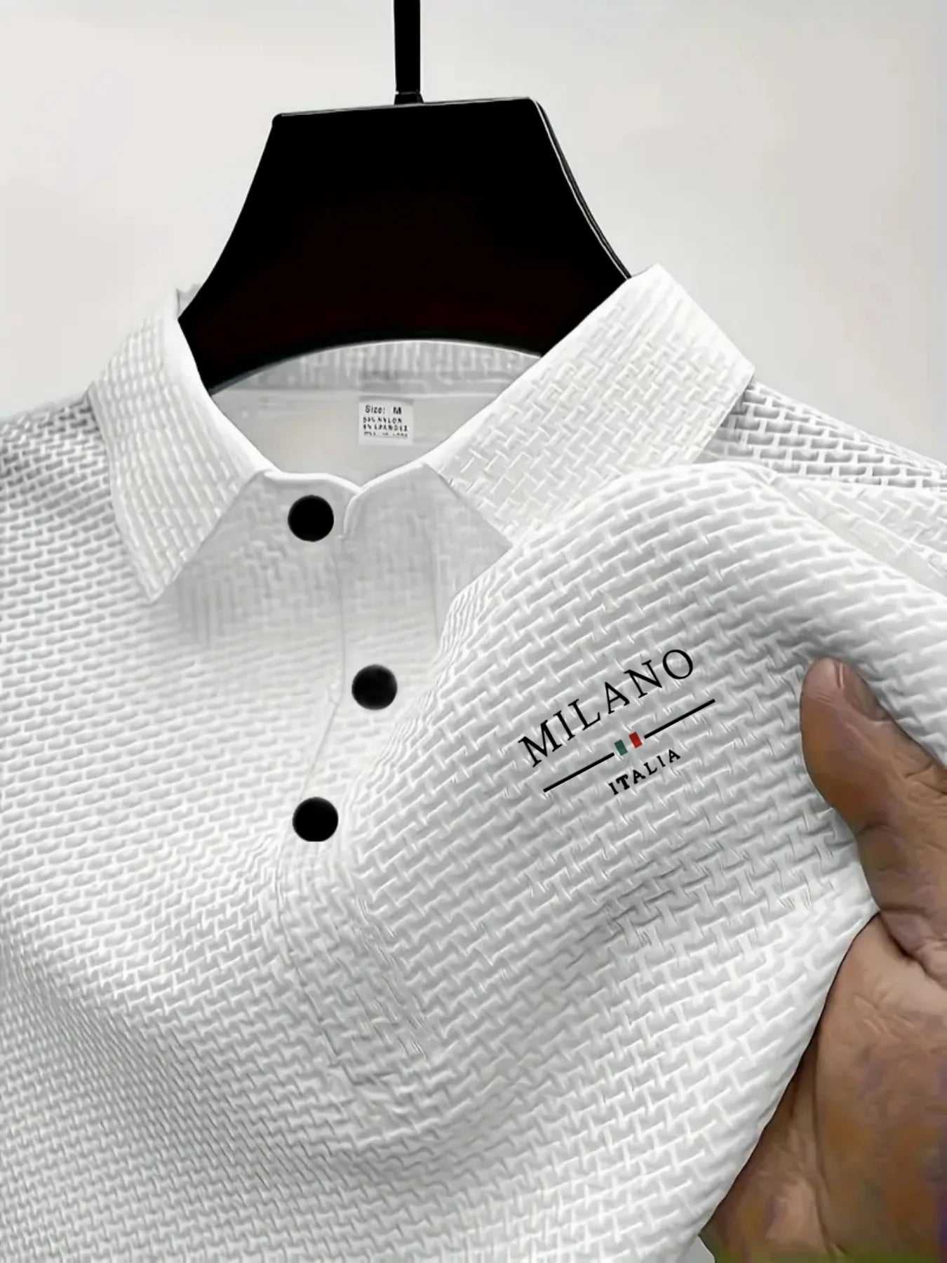 "Playera polo para hombre con diseño jacquard de letras 'Milano Italia', tejido transpirable de secado rápido, top de manga corta casual de negocios, para exteriores y uso diario."