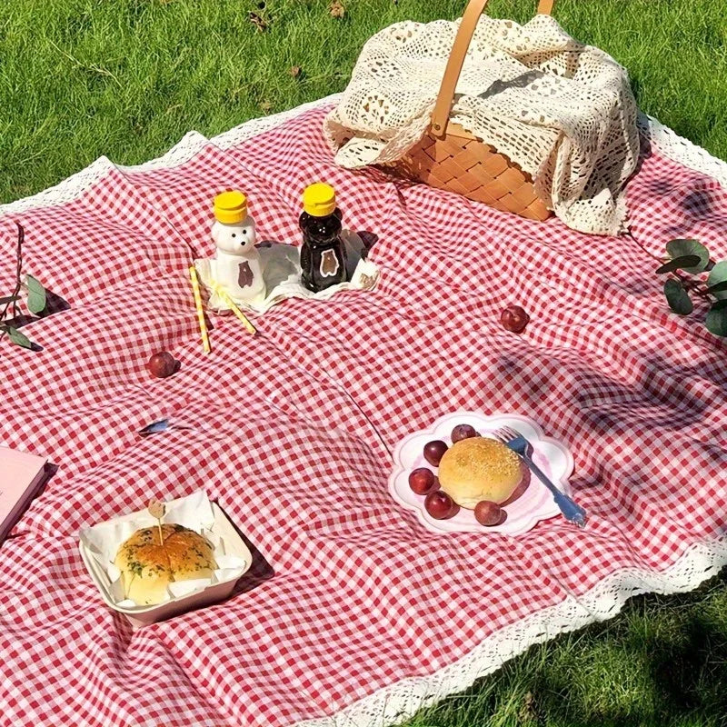 1pc Outdoor Picnic Mats, Table Mats, Red and White Checkered Lace Decorative Picnic Blankets - Tablecloths, Suitable for Camping