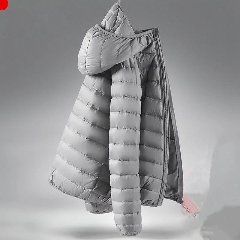 "Chaqueta acolchada ligera para hombre: abrigo corto de plumón de algodón con capucha, estilo juvenil, moderno y casual, corte cleanfit con cierre de cremallera en colores lisos."